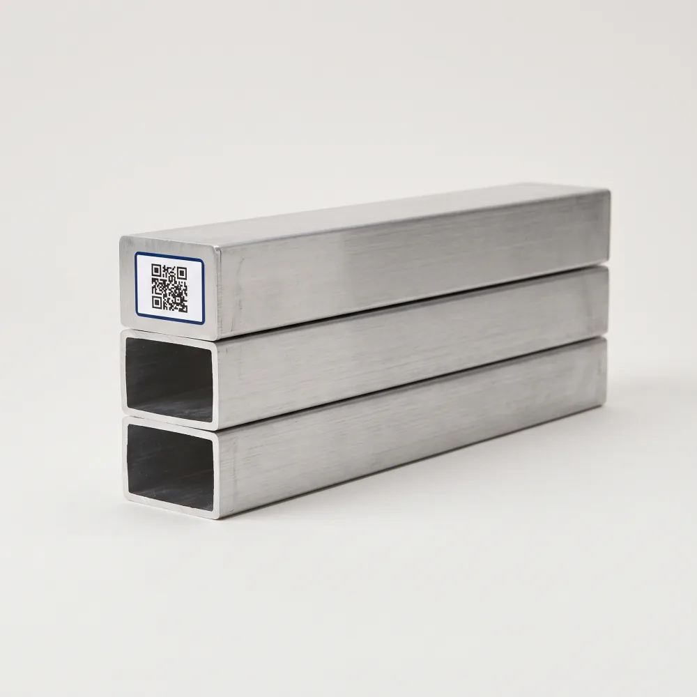 Aluminium profiles with a digital product passport QR label on the end face
